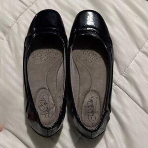 Life Stride Black Flats